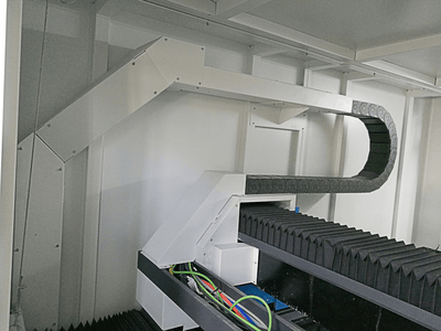 Bescutter #Cube-1313, IPG continuous wave fiber laser, 1400 watt, 51" X, 51" Y, 5" Z, 4' x 4' sheet, air - Image 6