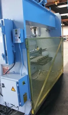 165 Ton, Pacific #J165-10, cnc press brake, 10' overall, 102" between housing, 10" stroke, 15" OH, 7" throat - Image 3