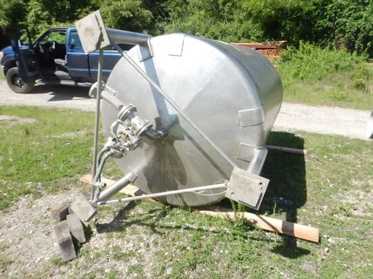 1000 gallon Perry Products, Stainless steel tank, 60" dia. x 86" straight side, dished top, slight cone bottom - Image 3