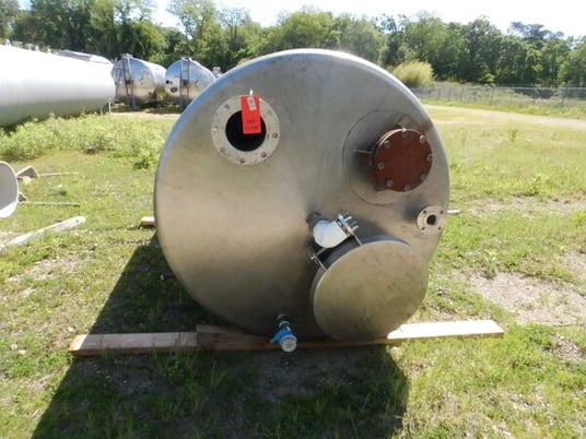 1000 gallon Perry Products, Stainless steel tank, 60" dia. x 86" straight side, dished top, slight cone bottom - Image 4