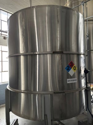 4000 gallon Stainless Steel tank, 108" dia. x 105" straight side, flat top, cone bottom - Image 6