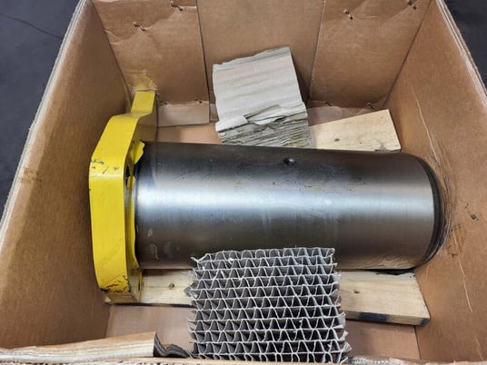 Komatsu pin #21T-70-71191, like new - Image 1