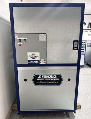 PRO #PM108F2R820-A-V, Chiller, 448a, air cooled, 20 gallon, 208/230 V., 3 phase, new - Image 1