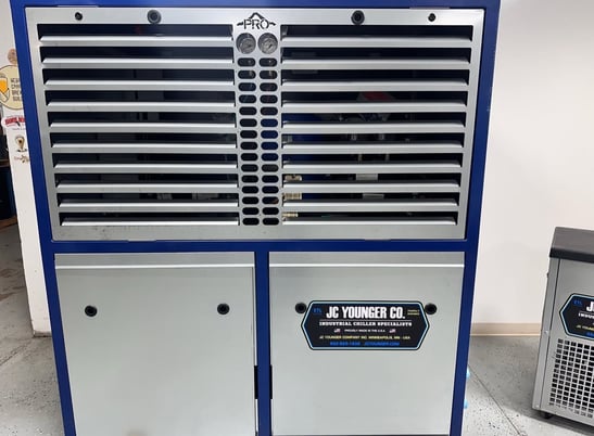PRO #PM108F2R820-A-V, Chiller, 448a, air cooled, 20 gallon, 208/230 V., 3 phase, new - Image 2