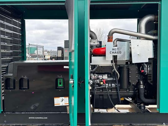 150 KW Cummins #C150N6, Natural gas generator set, 120/208 Volts, 3-phase, 240 HP @ 1800 RPM, QSJ8.9G engine - Image 3