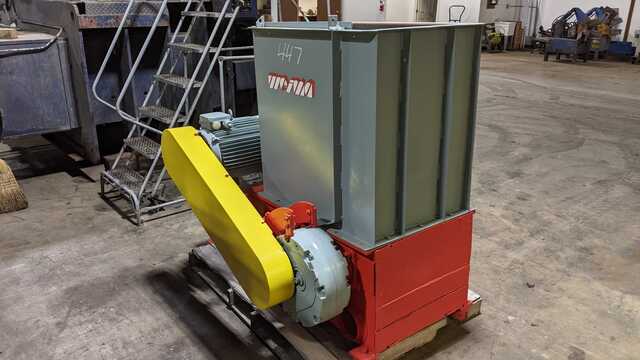 Weima #WLK-10, single shaft shredder, approx 36" x 36" feed opening, 40 HP, 52 rotor knives - Image 2