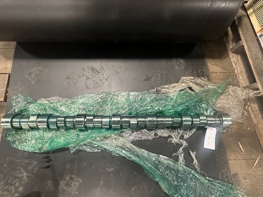 Caterpillar #C32, camshaft, for 1500 HP C32, Tier 2 industrial or generator application, unused surplus - Image 1