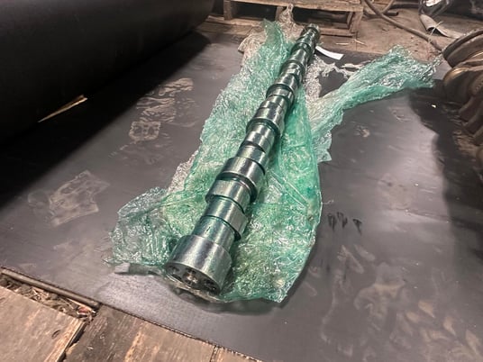 Caterpillar #C32, camshaft, for 1500 HP C32, Tier 2 industrial or generator application, unused surplus - Image 2