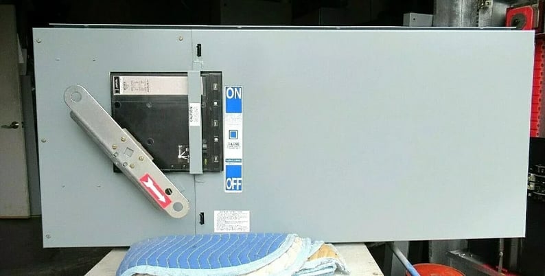 1600 Amps, Square D, PTPA361600, bus plug, 1600 amp PAF breaker, 600 Volts, 3P3W, reconditioned - Image 1