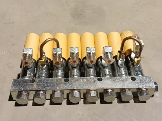 Hitachi #4386614, lube piping valve, new surplus - Image 1