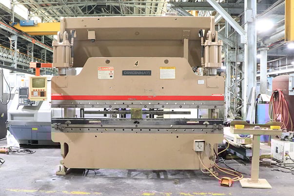 135 Ton, Cincinnati #135CB8, press brake, 120" Bed, 102" between housing, 8" stroke, 7" throat, 25 HP, 3 speed - Image 1