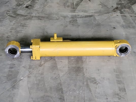 5" Bore, Caterpillar #180-8500, 127mm bore diameter steering cy, like new - Image 1