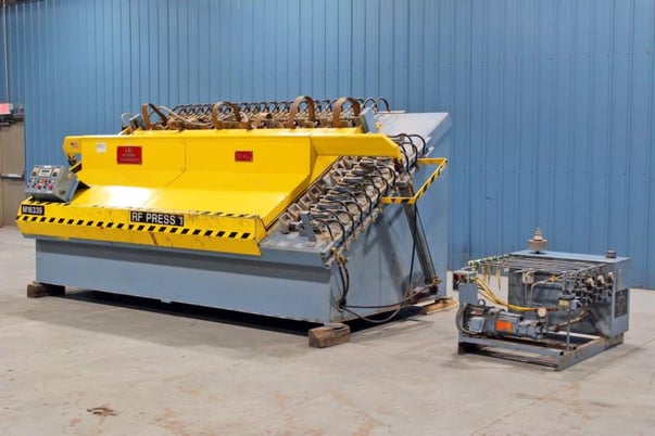 L & L #DA-80H, RF Edge Gluer, 64" x 124" x 4-1/2" capacity, 10 kw gen, 5 HP hydraulic, 2" bore, 4" stroke - Image 2