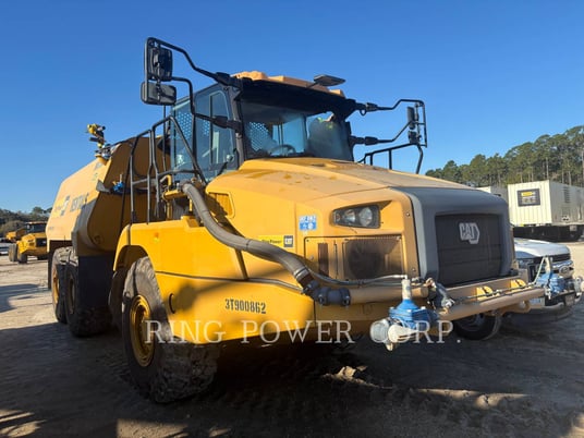 Caterpillar 725WW, Water Truck, 1442 hours, S/N: 3T900862, 2023 - Image 2