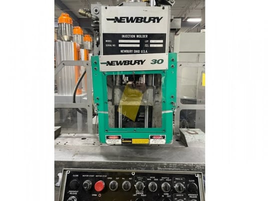 30 Ton, 3 oz., Newbury #V3-30ARS, vertical shuttle injection molding machine, 1.25" screw, 1993 - Image 2