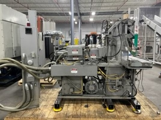 30 Ton, 3 oz., Newbury #V3-30ARS, vertical shuttle injection molding machine, 1.25" screw, 1993 - Image 4