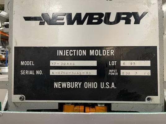 30 Ton, 3 oz., Newbury #V3-30ARS, vertical shuttle injection molding machine, 1.25" screw, 1993 - Image 9