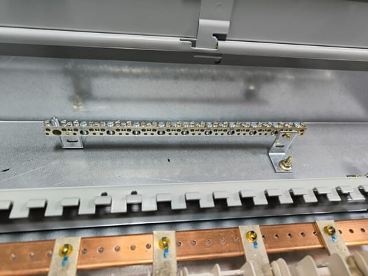 Eaton #PRL1A Panelboard 225 Amp 208Y/120V 3PH 4 Wire 42 Space EDB3150BP10 Main - Image 4