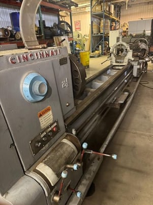 21.5" x 120" Cincinnati #21-1/2, Engine Lathe, 18" 4-Jaw chuck, steady rest, toolpost, S/N 1w515p-17, 21-1/2 - Image 6