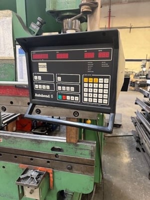 90 Ton, Cincinnati #90CBX8, CNC hydraulic press brake, 10' overall, 102" between housing, 8" stroke, 7" - Image 2