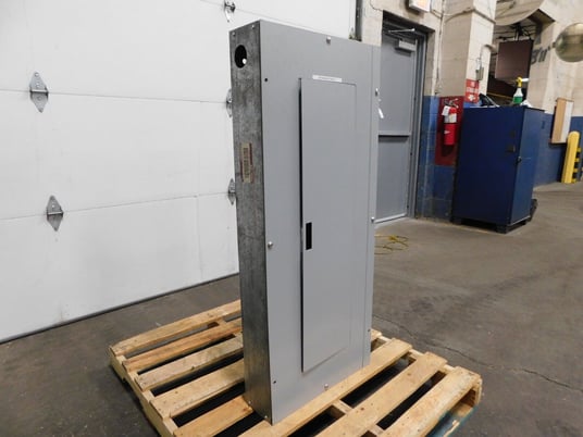 400 Amp. Cutler-Hammer, PRL130CTS, panelboard, 4-wire, 208Y/120 Volts, 3 phase - Image 3