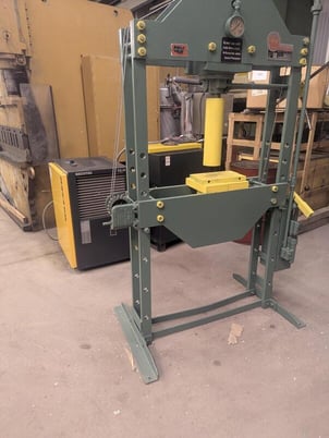 60 Ton, Wilson K.r. #37G, H-frame Press, S/N A-3170, 1965, 37G - Image 2