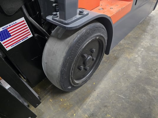 4000 lb. Toyota #7FBEU20, forklift, 189" lift height, 3-stage mast, 42" forks, cushion tires, side shift - Image 9