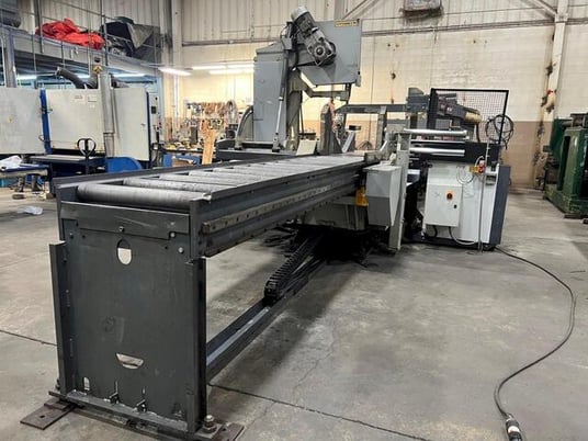 30" x 25" Hyd-Mech #V-25APC-120, automatic vertical bandsaw, tilt frame, 62' powered conveyor, 75-350 FPM - Image 3
