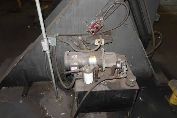 7500 lb. Hydraulic coil up-ender, 60" x 60" platform, 8' W x 9' 7"L x 5' 3"H - Image 3