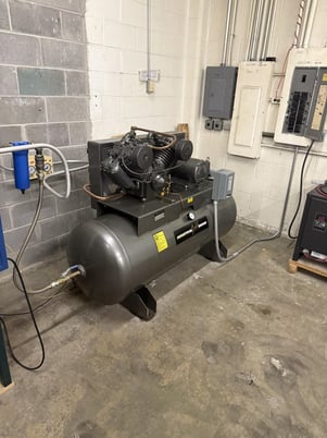 200 psi, Industrial Gold, 2-stage refrigerated compressor, 120 gallon, Baldor 7.5 HP, 230 V., Great Lakes - Image 2