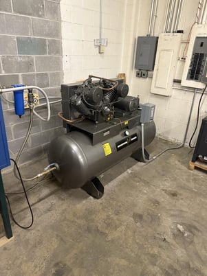 200 psi, Industrial Gold, 2-stage refrigerated compressor, 120 gallon, Baldor 7.5 HP, 230 V., Great Lakes - Image 3