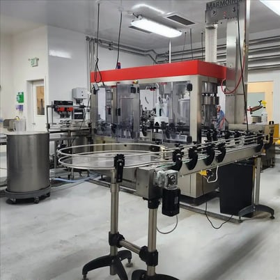 Newmapak #Babybloc, Monoblock rinser, filler & capper, 1700 BPH, conveyor, 2021 - Image 3