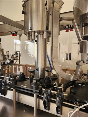 Newmapak #Babybloc, Monoblock rinser, filler & capper, 1700 BPH, conveyor, 2021 - Image 10