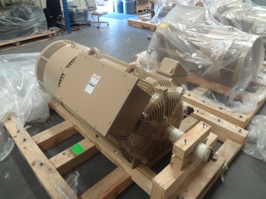 400 HP 1200 RPM General Electric, Frame 5010/5011L, TEFC, new, 2300/4000 Volts (3 available) - Image 4
