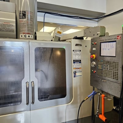 Haas #VF-3SS, vertical machining center, 24+1 automatic tool changer, 40" X, 20" Y, 25" Z, 12000 RPM, #40 - Image 1