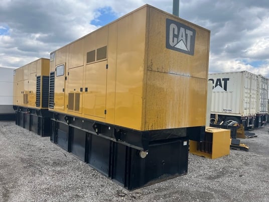 800 KW Caterpillar #C27, diesel generator set, 480 Volts, 1800 RPM, 343 hours, sound attenuated enclosure - Image 3
