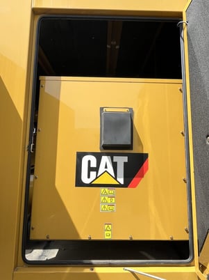 800 KW Caterpillar #C27, diesel generator set, 480 Volts, 1800 RPM, 343 hours, sound attenuated enclosure - Image 8
