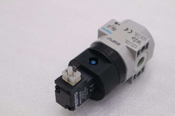 NEW Festo HEE-D-MINI-110 On/Off Valve STOCK L-344-C - Image 3
