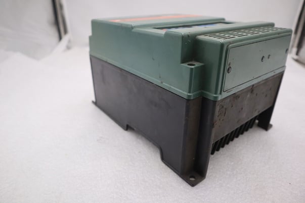 RELIANCE ELECTRIC GP-2000 2GU21002 AC DRIVE 2HP STOCK 4215 - Image 2