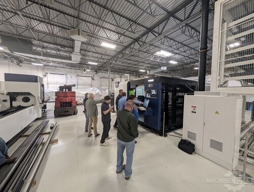 HSG #G4020V 6G, 30000 watt Raycus fiber laser with store4020 6 shelf automation, new - Image 9