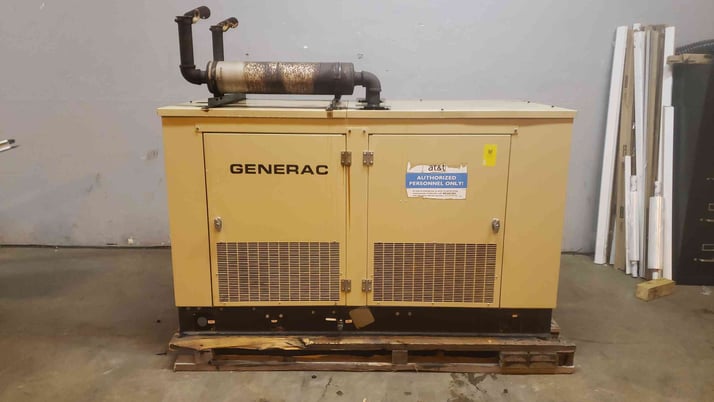 40 KW Generac #97A06508-S, Natural gas / Propane Generator, 120/240 Volts, 712 hours, load tested, 1997 - Image 1