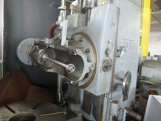 Gould & Eberhardt #48H, universal vertical gear hobber, 2.5 DP, coolant system - Image 3