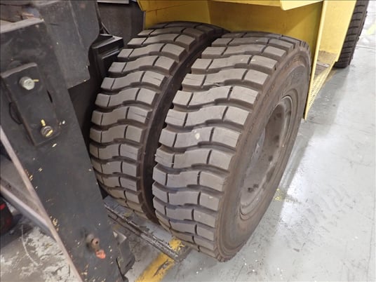 33700 lb. Hyster #H360HD, diesel forklift, dual pneumatic tire, 212" 2-stage mast, side shift, fork - Image 2