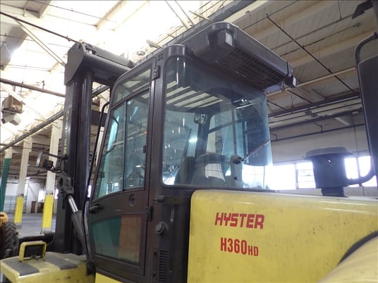 33700 lb. Hyster #H360HD, diesel forklift, dual pneumatic tire, 212" 2-stage mast, side shift, fork - Image 9