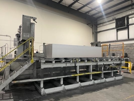 79" X 35" Kasto #BBS-U8x20, Semi-automatic Vertical Bandsaw, 13-130m/min blade, 2.1" x 0.06" x 384" blade - Image 5