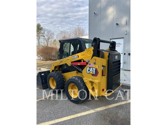 Cat 242D3, Skid Steer Loader, 56 hours, S/N: T8A00958C, 2024 - Image 4