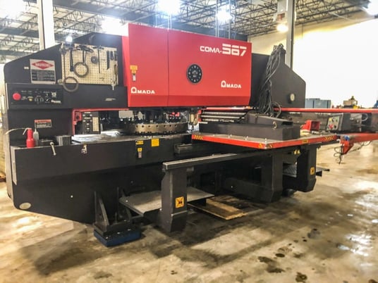 55 Ton, Amada #Coma-567, Fanuc 04PC, 58 station, 2 automatic index, 60" x72" sheet, hydraulic clutch + brake - Image 2