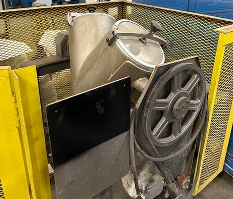 3 cu.ft. Patterson, V-type mixer, Stainless steel - Image 3