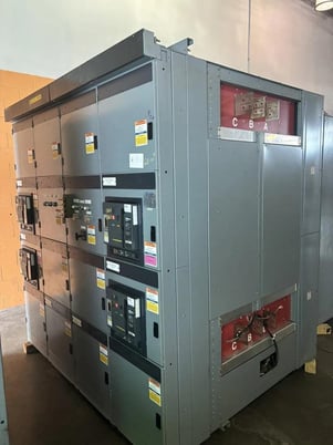 Square D, 1600 Amp, 2200 Volts, 700 Volts, 50 KA Delta Wye Main Breaker, 2006 - Image 1