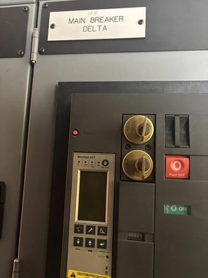 Square D, 1600 Amp, 2200 Volts, 700 Volts, 50 KA Delta Wye Main Breaker, 2006 - Image 3